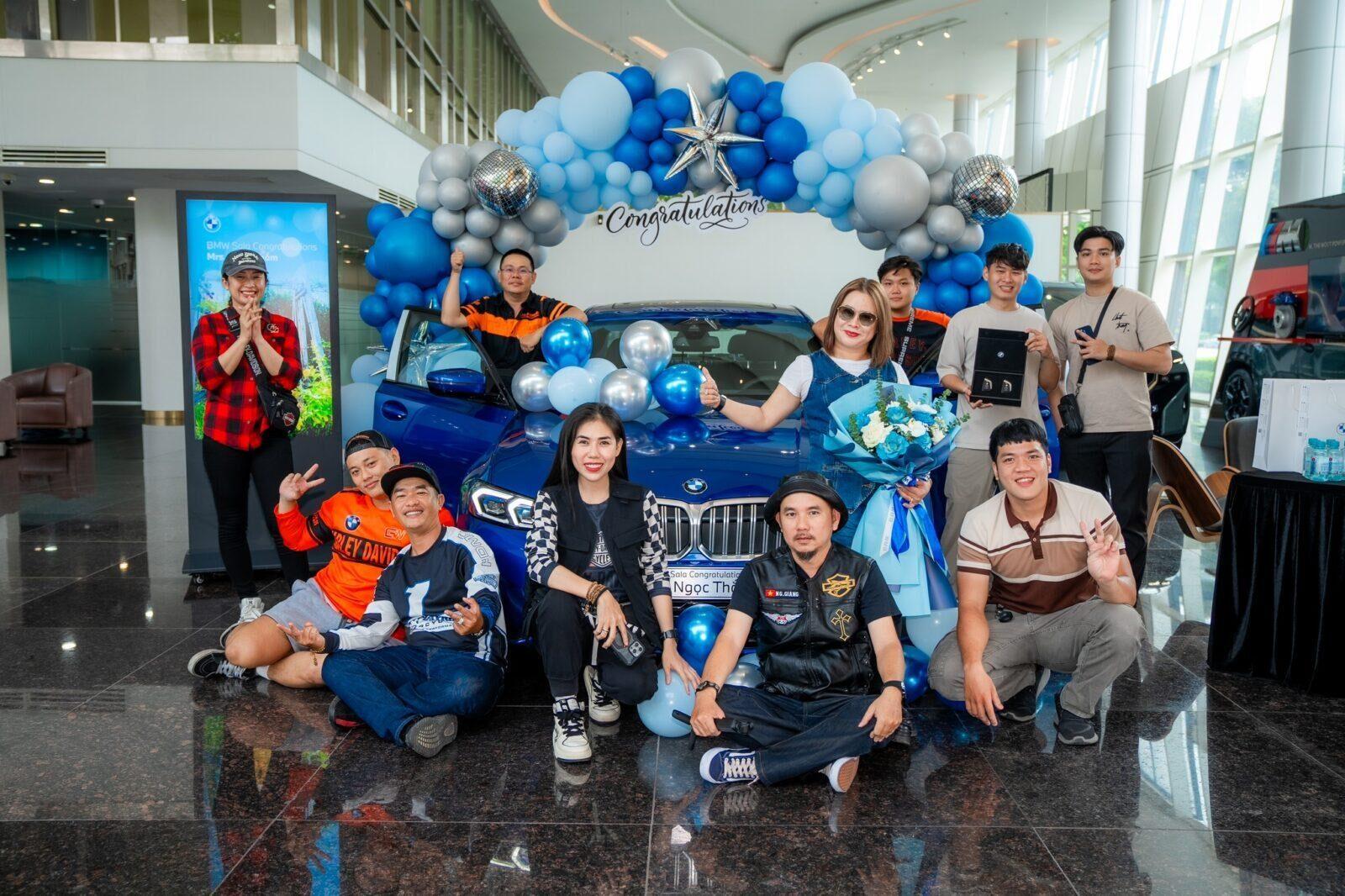 Lễ giao xe BMW 330i