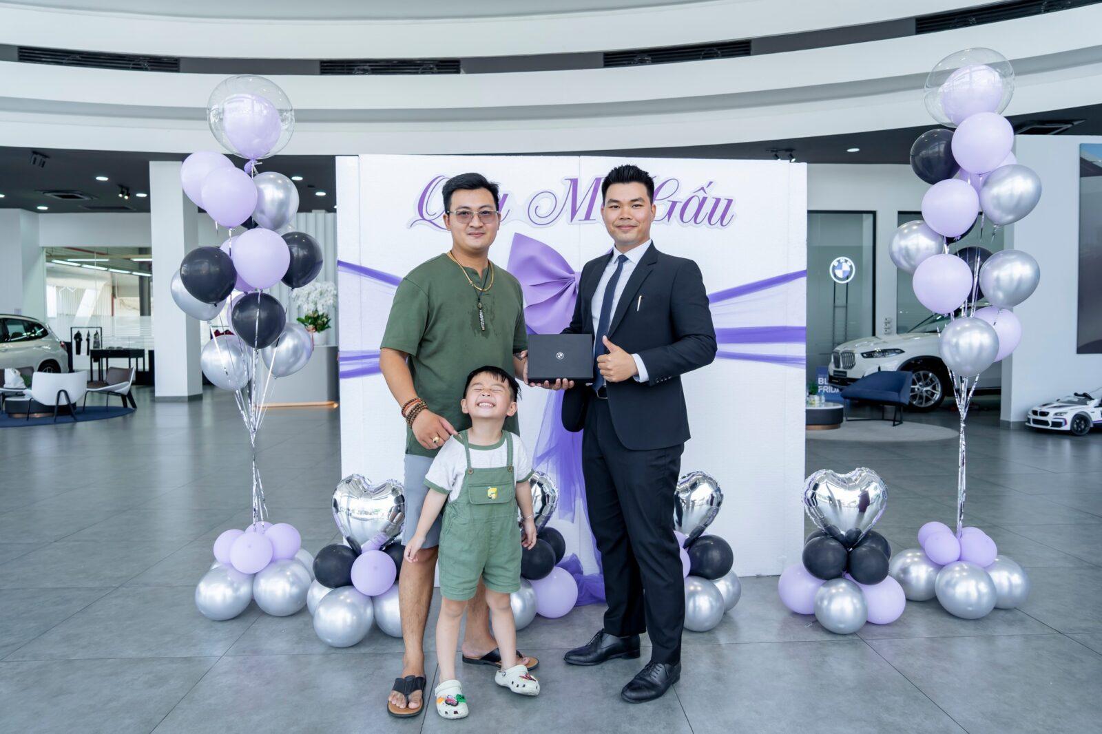 Lễ giao xe BMW