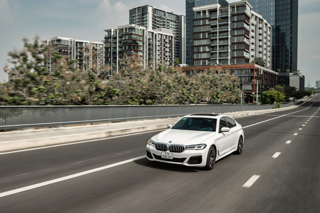 the512 FINAL DEAL OF THE YEAR - SUẤT MUA BMW 530i MSPORT VỚI ƯU ĐÃI LÊN ĐẾN 100% PHÍ TRƯỚC BẠ